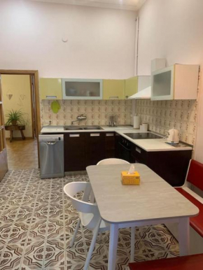 Lovely 2-bedroom near Opera with free parking